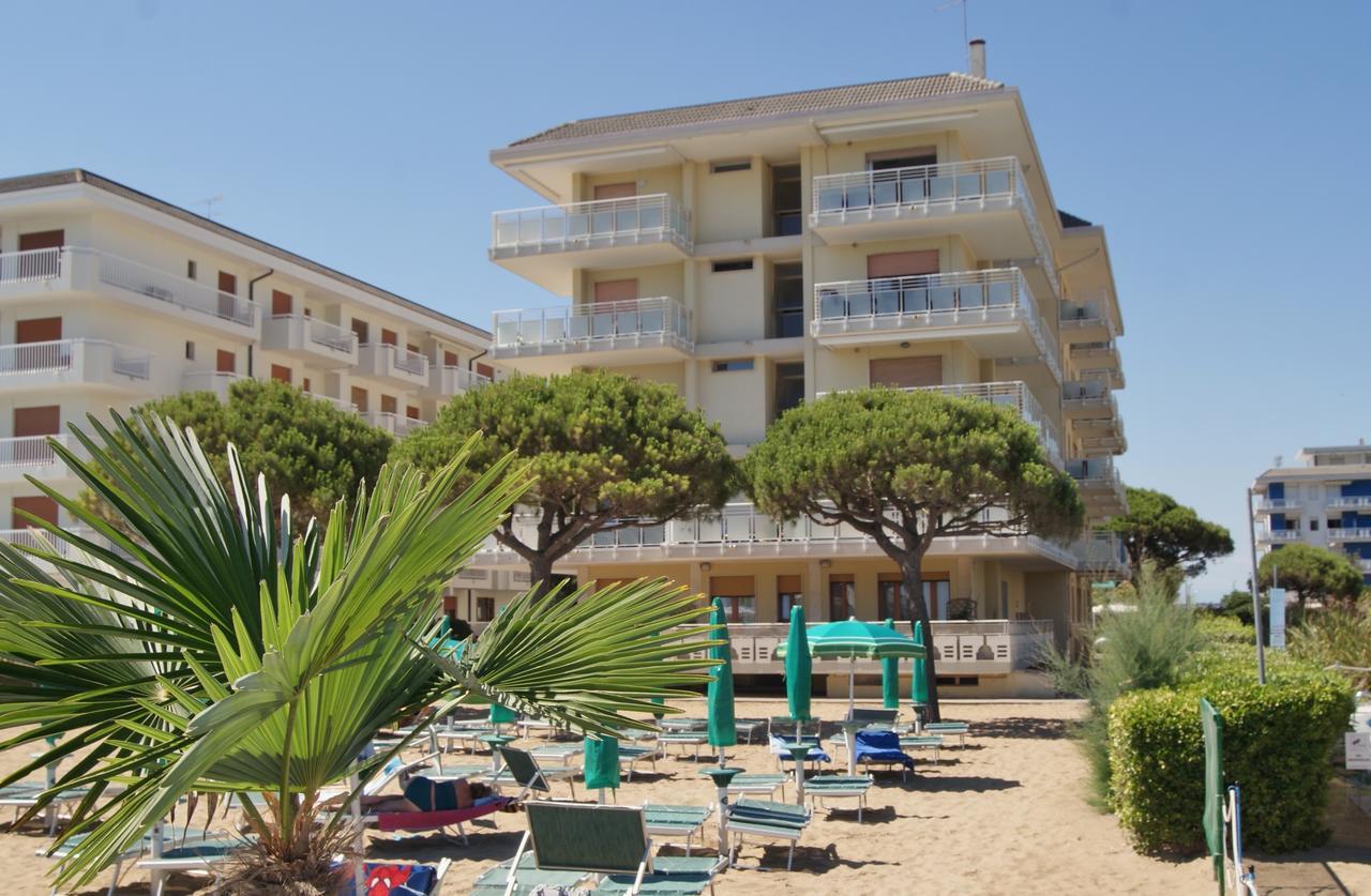 Appartamenti Diplomatic-Residence Fronte Mare-Piazza Torino-Lido Di Jesolo Exterior photo