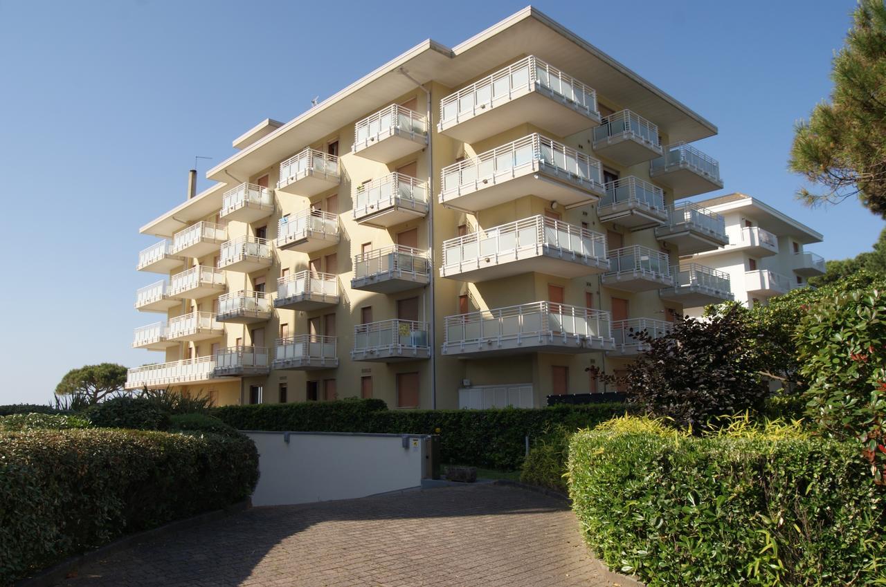 Appartamenti Diplomatic-Residence Fronte Mare-Piazza Torino-Lido Di Jesolo Exterior photo